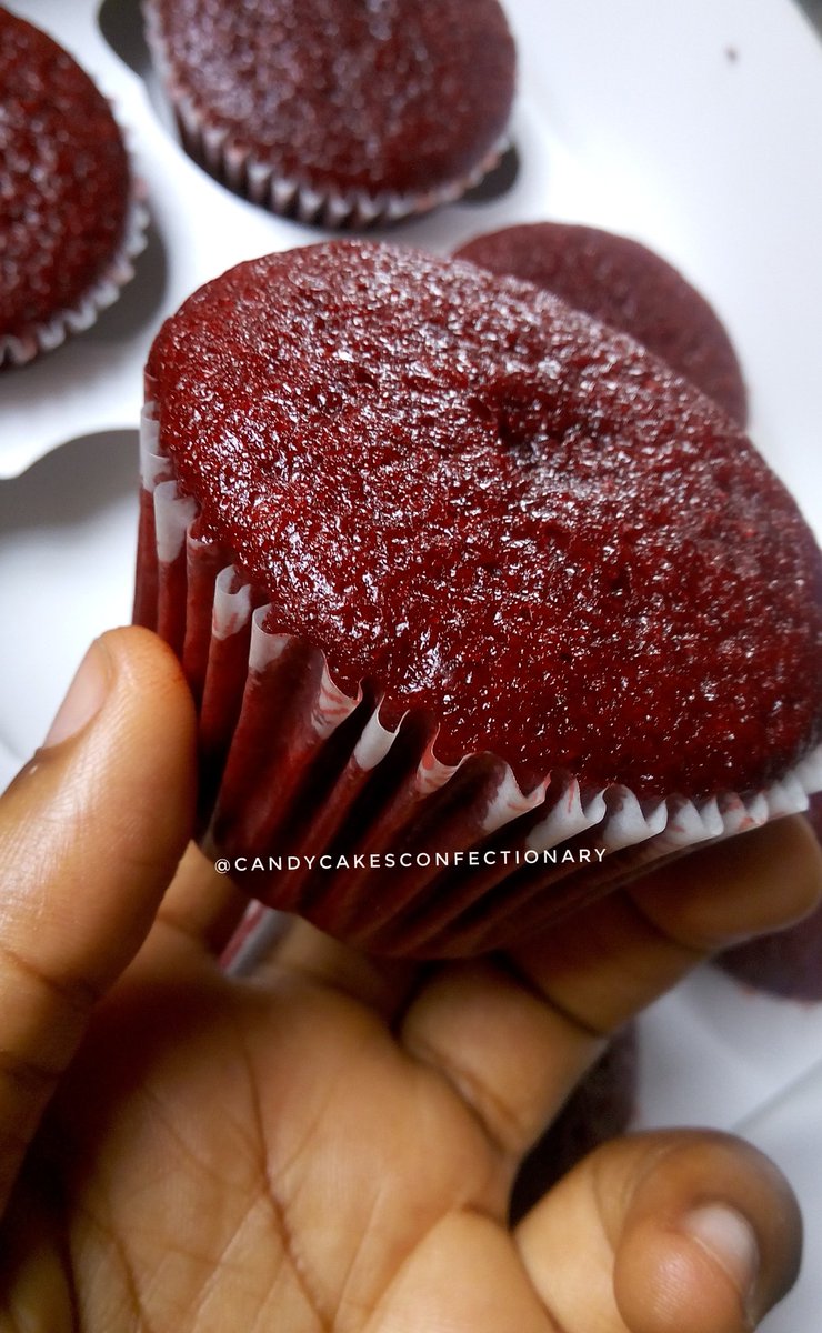 CandyCakesCo's tweet photo. RedVelvet Muffins...Decadent,Chocolatey,Dense,Yummy,Ah-mazing,Sinful,Tropical!✌✌😋💞🍹
Please do, Like, Retweet &amp; Patronize💋
#cakesinasaba #yum https://t.co/sPt2rCoxZE