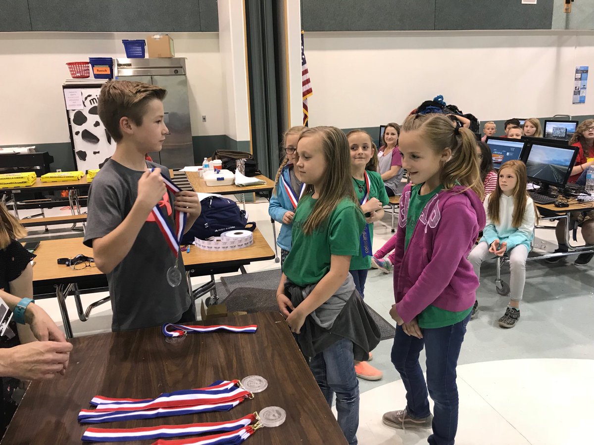 JamieLords's tweet photo. Girl Power at Code Camp Jr., congrats to the Pigtails for showing off their code skills to all. @Redmtelementary @SherriLords  @washk12 @DixieState https://t.co/pfDjSn44WW