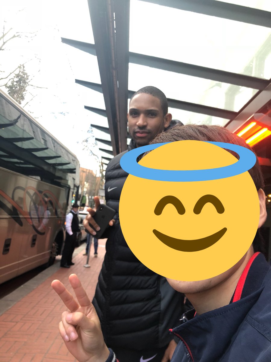JaySmooth_0's tweet image. たまたまホテルの滞在場所がわかって出待ちしてたらサインとツーショットしてくれた!!
Big Alめっちゃ優しいしスカラブリニはプライベートでも冗談ばっか言ってた🤣🤣
スティーブンスとの話も面白かった💯✅😭