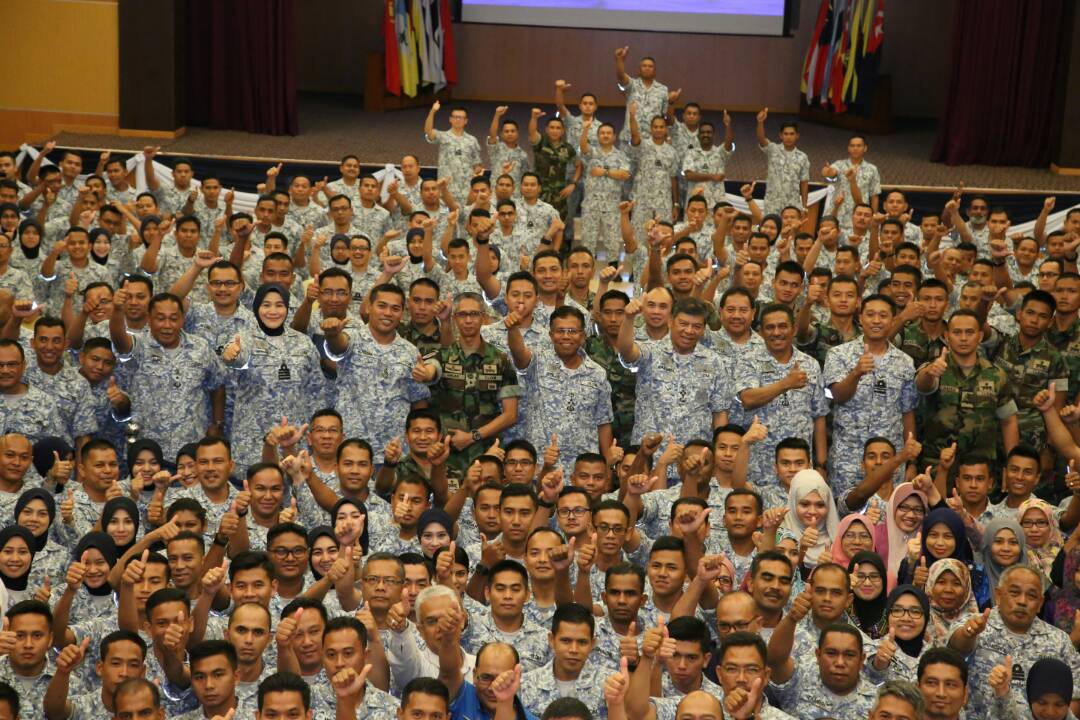 HQ Western Fleet (@mpa_barat) on Twitter photo Terima kasih TS <a href="/mykamarul/">Kamarul</a> di atas sesi #AdmiralonDeck yang amat bermakna. Kami warga Pangkalan amat menghargai keprihatinan TS mengutamakan #kebajikan #kesejahteraan #NavyPeople
#15to5
#kesiagaan
#BetheFirst
#worldclassnavy
<a href="/roslan1531/">VAdm Roslan Ramli</a> <a href="/tldm_rasmi/">Royal Malaysian Navy</a> <a href="/myjointforce/">myjointforce</a> Terima kasih TS <a href="/mykamarul/">Kamarul</a> di atas sesi #AdmiralonDeck yang amat bermakna. Kami warga Pangkalan amat menghargai keprihatinan TS mengutamakan #kebajikan #kesejahteraan #NavyPeople
#15to5
#kesiagaan
#BetheFirst
#worldclassnavy
<a href="/roslan1531/">VAdm Roslan Ramli</a> <a href="/tldm_rasmi/">Royal Malaysian Navy</a> <a href="/myjointforce/">myjointforce</a>