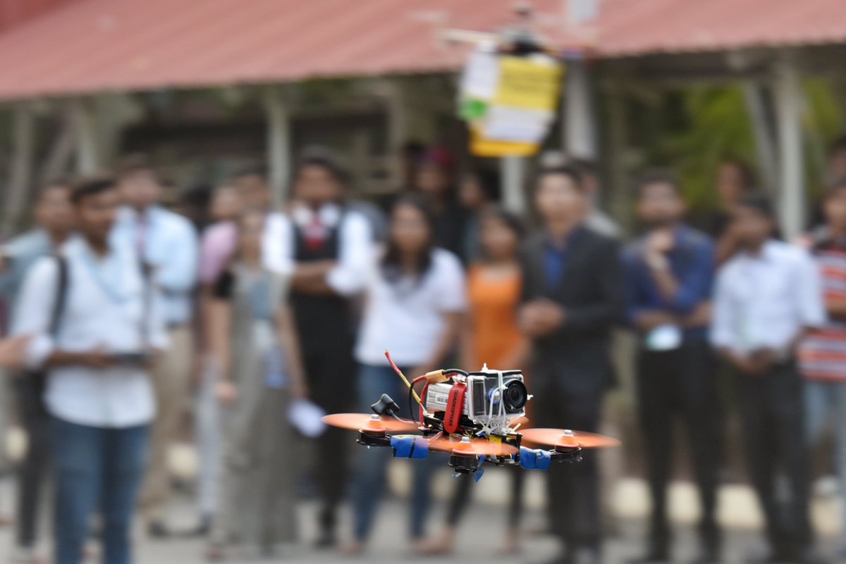 VIT_univ's tweet photo. The ASME-VIT Show is one of the flagship events of Mechnovate featuring the premier automobile and aero designing teams of VIT performing some breathtaking stunts.
#ASMEVIT
#Mechnovate18
#stunts
#automobile
#aerodesigning
#racing https://t.co/vrZYrhDAz4