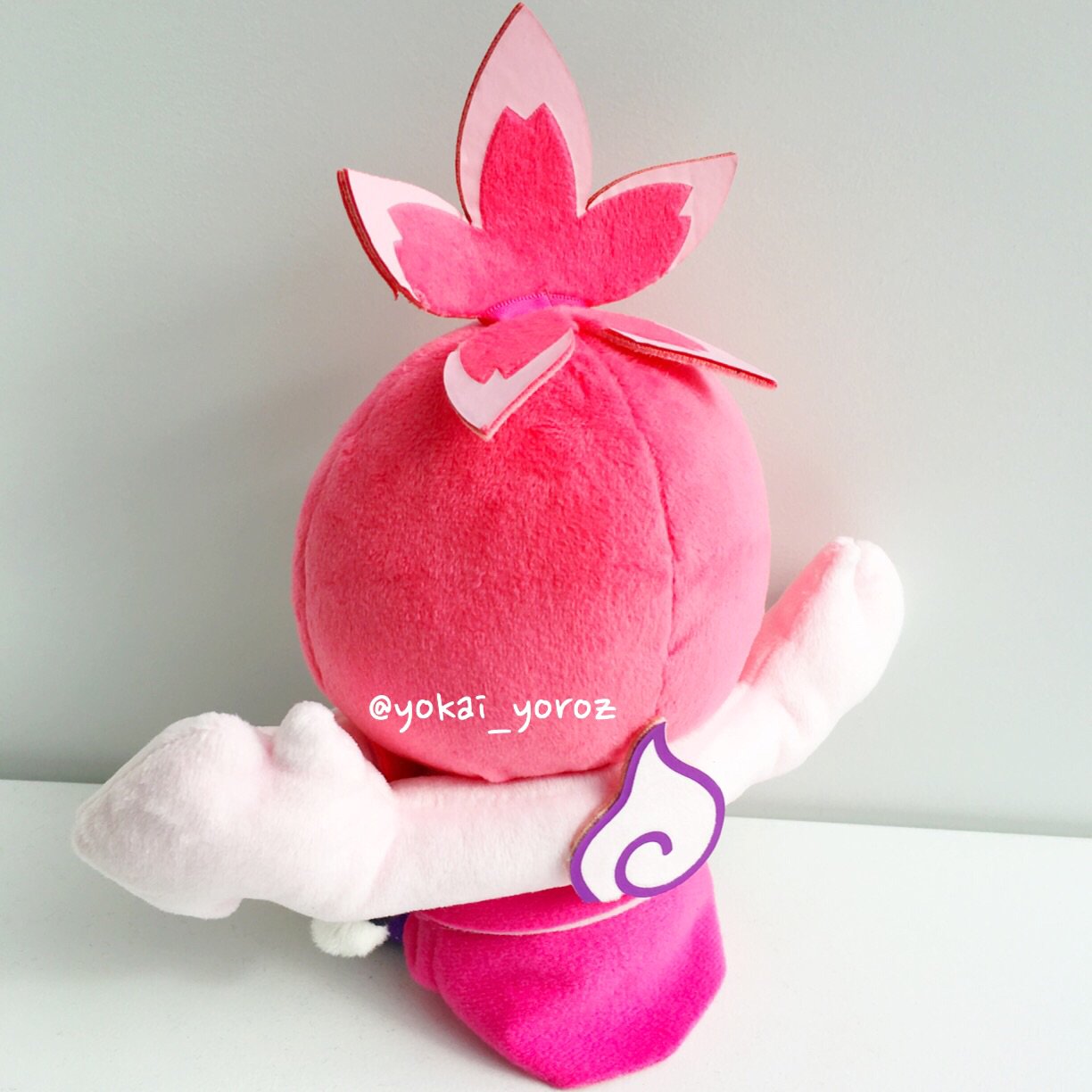 公式 妖怪ウォッチ ヨロズマート Instagram 本日放送のおはスタでも紹介 明日3 24 土 より Dxくったり ぬいぐるみだニャン 桜オロチ 1 480円 税 が新登場 後ろから見ると 結っている髪が桜の花に T Co Ppnncdawkf T Co