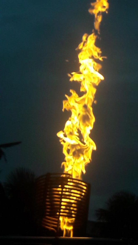 Flaming hot in the CBD <a href="/HamiltonCentral/">Hamilton Central</a> <a href="/balloons01/">BalloonsoverWaikato</a>