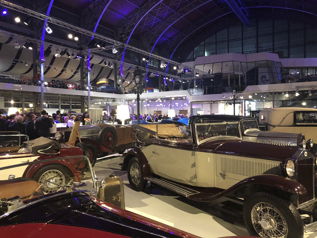 LesleyArens's tweet photo. About last night
connecting great HRpeople at #HRMnight in #autoworld with the #dreamteam @HRbuilders_be &amp; @payrollbuilders 
Congrats Philippe Bertin (Prayon) 
@PeoplesphereMag @jperhard https://t.co/wYdh8lqN1m