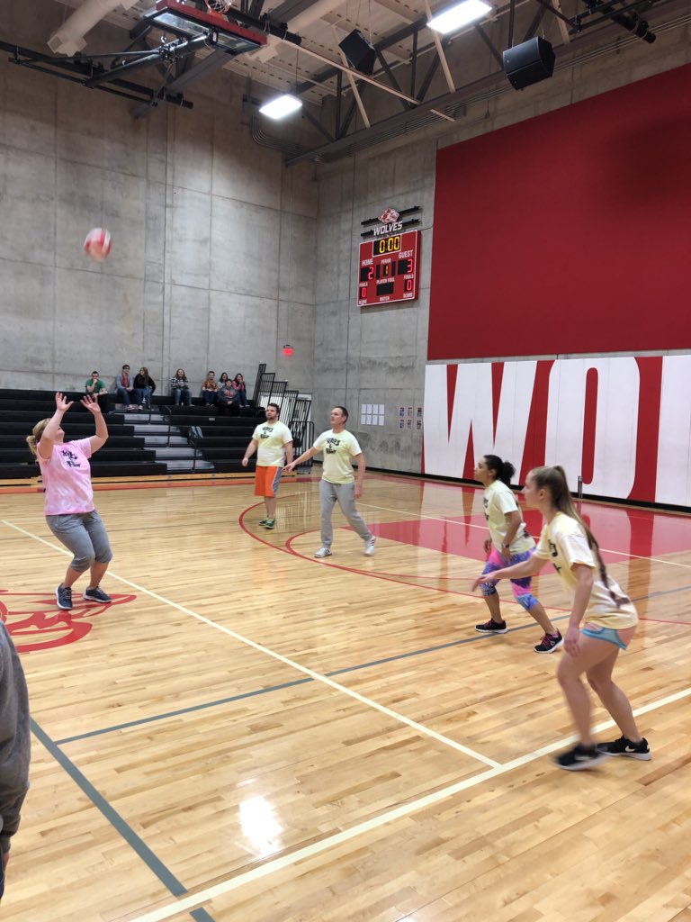 PEWolves's tweet photo. #VolleyballTournament #GreatPlaceToMove @ReedsSpringMS https://t.co/p7MoAmc4Uc