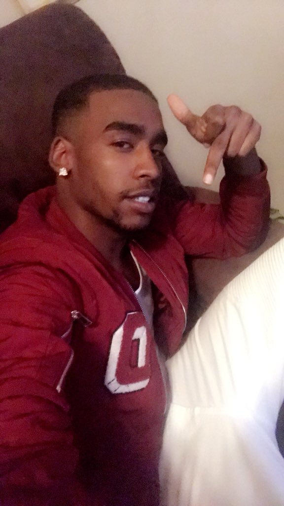 Stank10Ever's tweet photo. What happening 🤷🏾‍♂️ https://t.co/TEByss6G1J