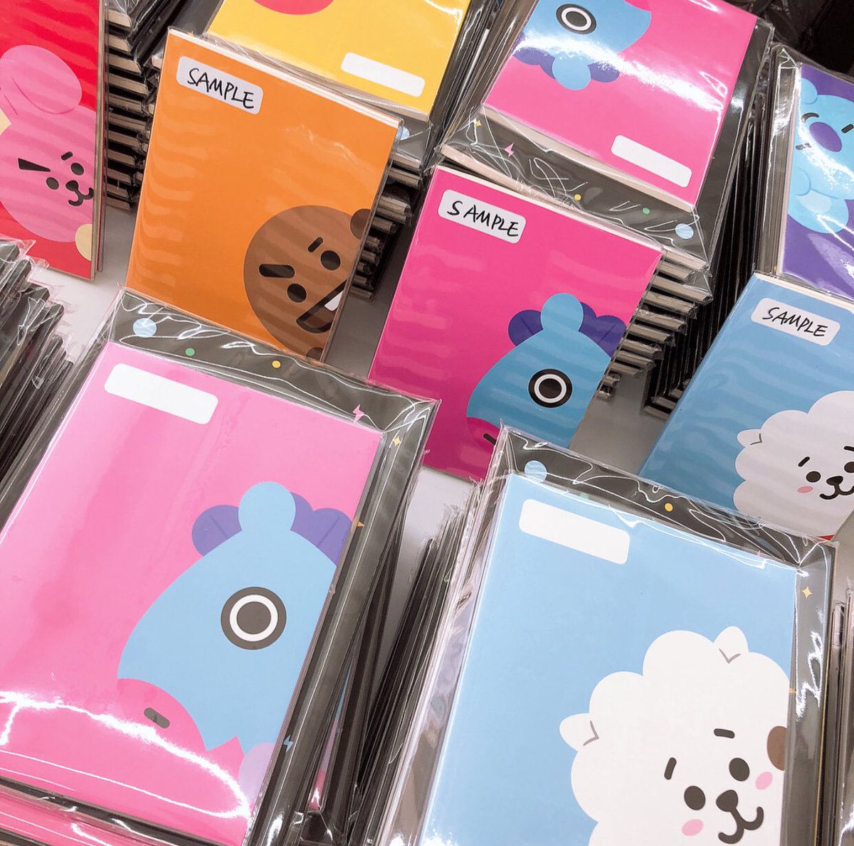 _candyclover's tweet photo. [IG: monopoly_official] @BT21_ 

https://t.co/0tnOPAQrjx https://t.co/2916sDoLS1