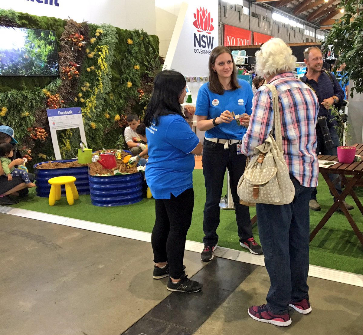 nswdphi's tweet photo. Our team want to hear what you love about where you live. Visit us in the Home and Lifestyle Hall! #EasterShow #Placescore #myshow2018 https://t.co/AfakRbgfUu