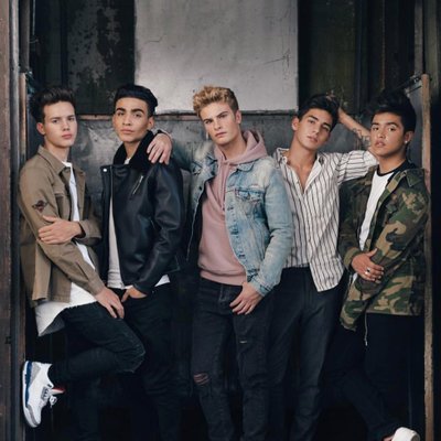 xoJustBelieve's tweet photo. RT and Quote if you're #TeamLifelines
Spotify: https://t.co/MUjxYwzLkq
iTunes: https://t.co/yfC5YmQAFH
Music Video: https://t.co/kpFQJL4dhh
GooglePlay: https://t.co/8CeALlvgCC
@InRealLife https://t.co/Vbu56rjoIq