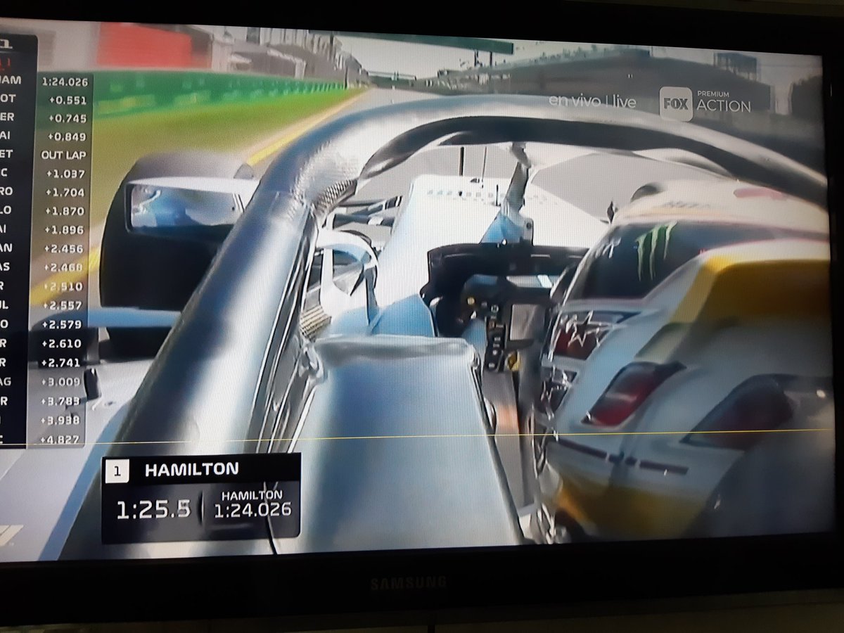 jsajona10's tweet photo. #F1enFOXPremium  el halo asesina la cámara on-board @chacho_lml @TelemetricoF1 https://t.co/P6qth7BEiz