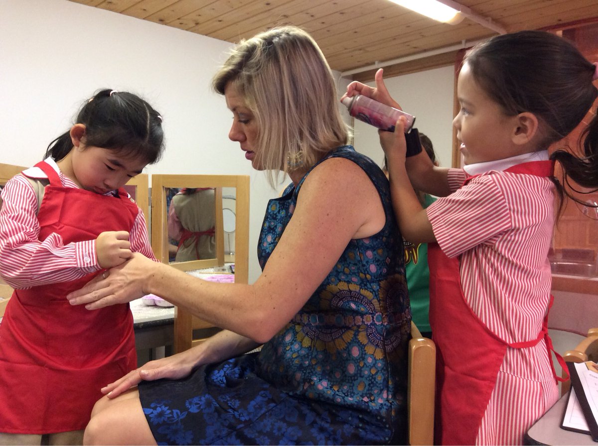 RebeccaTupling's tweet image. I had a great time visiting Reception A’s hair salon this past week. All inspired by student interest. Well done Ms. Gill and Ms. Val! #transdisciplinarylearning #earlyyears #playbasedlearning #inquirylearning #alreadymadeanappointmentfornextweek #cdnisls