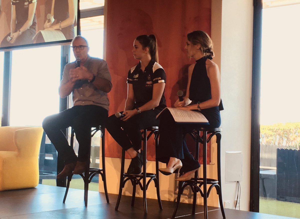 MSEEventsGroup's tweet photo. Great to have @timwatson32, @chloemollloy and @SamJaneLane as part of our @FGDFamilyLaw football panel here at our our inaugural Austral Bricks #WomenofAchievement Grand Final Eve Lunch. 

#ChangeOurGame #AFLW #MSEevents https://t.co/zpSw3w1xIn