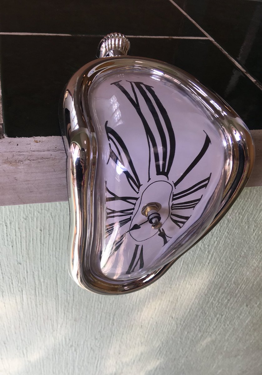 fuckingtauroo's tweet photo. ¿Ya les había enseñado mi reloj derretido de “La persistencia de la memoria” del Dalí?
💕 https://t.co/RL39JCkih1