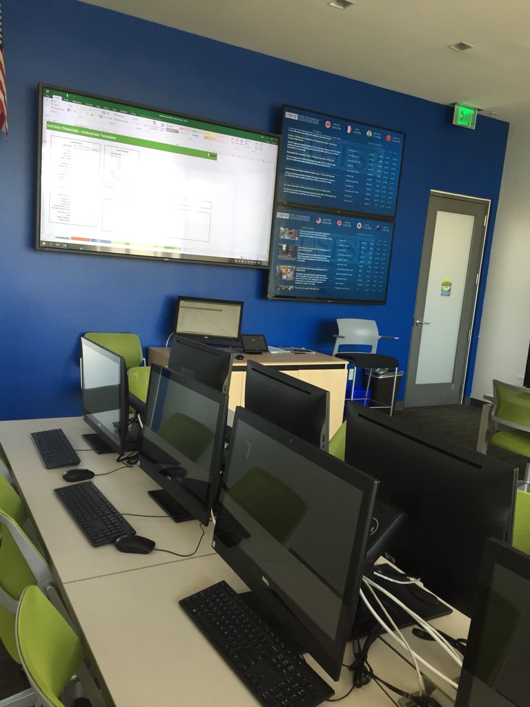 drleclair's tweet photo. Thanks @USFSPTiedemann for talking with me today about your #ExLabs, online programs, @MerrillLynch Wealth Management Center, Sales and Consumer Insight Lab, and so much more. What an exciting set of opportunities ahead! https://t.co/5wrm12sx9a