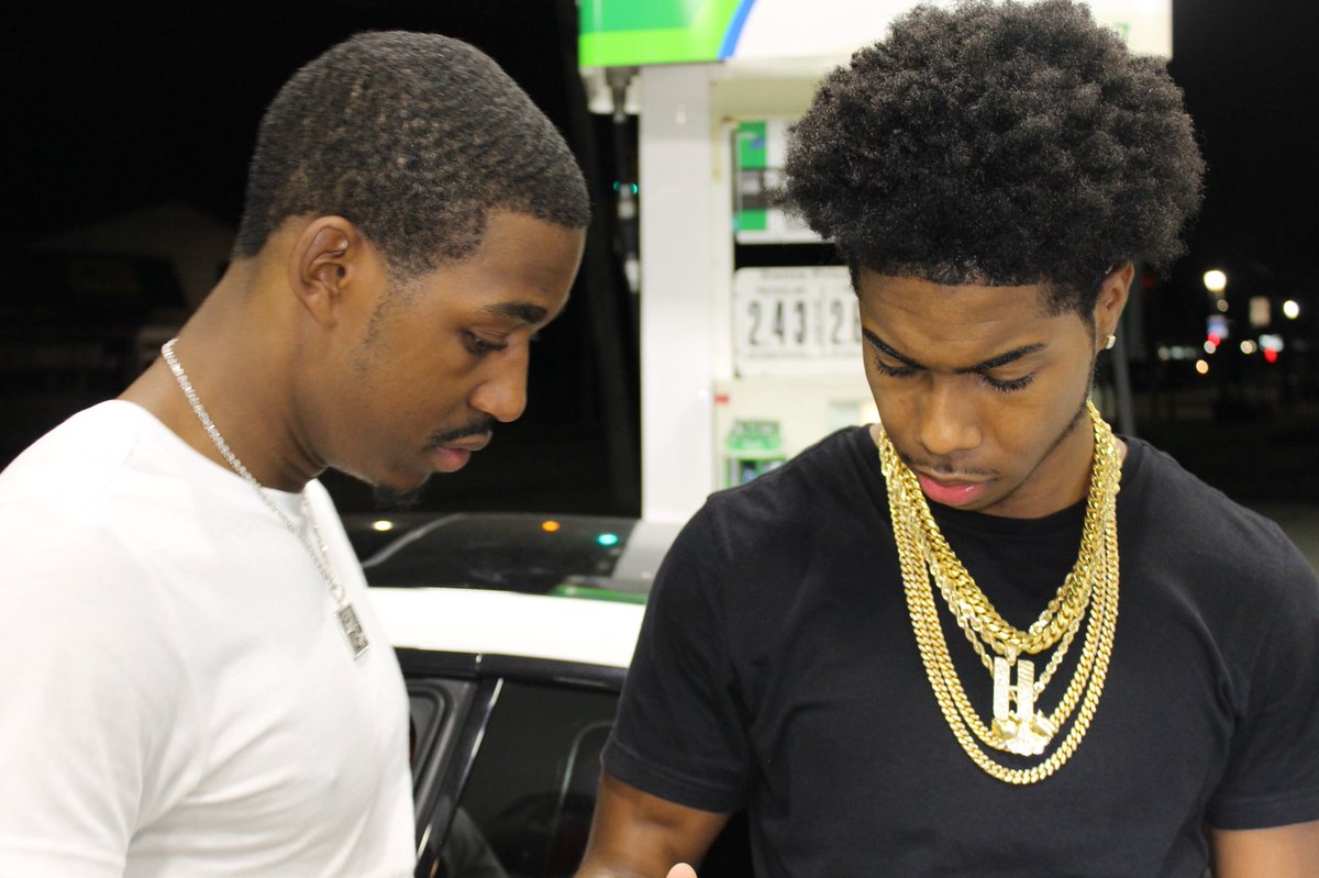 BrokeBoyLord's tweet photo. SMOOVE x BROKE BOY LORD #THINKBROKE https://t.co/9KPPRJqPKM