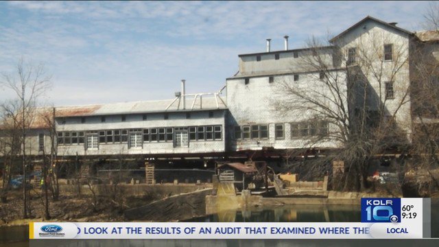 Crews Begin Moving Ozark Mill dlvr.it/QM4N45 https://t.co/OUnBxR9YWz