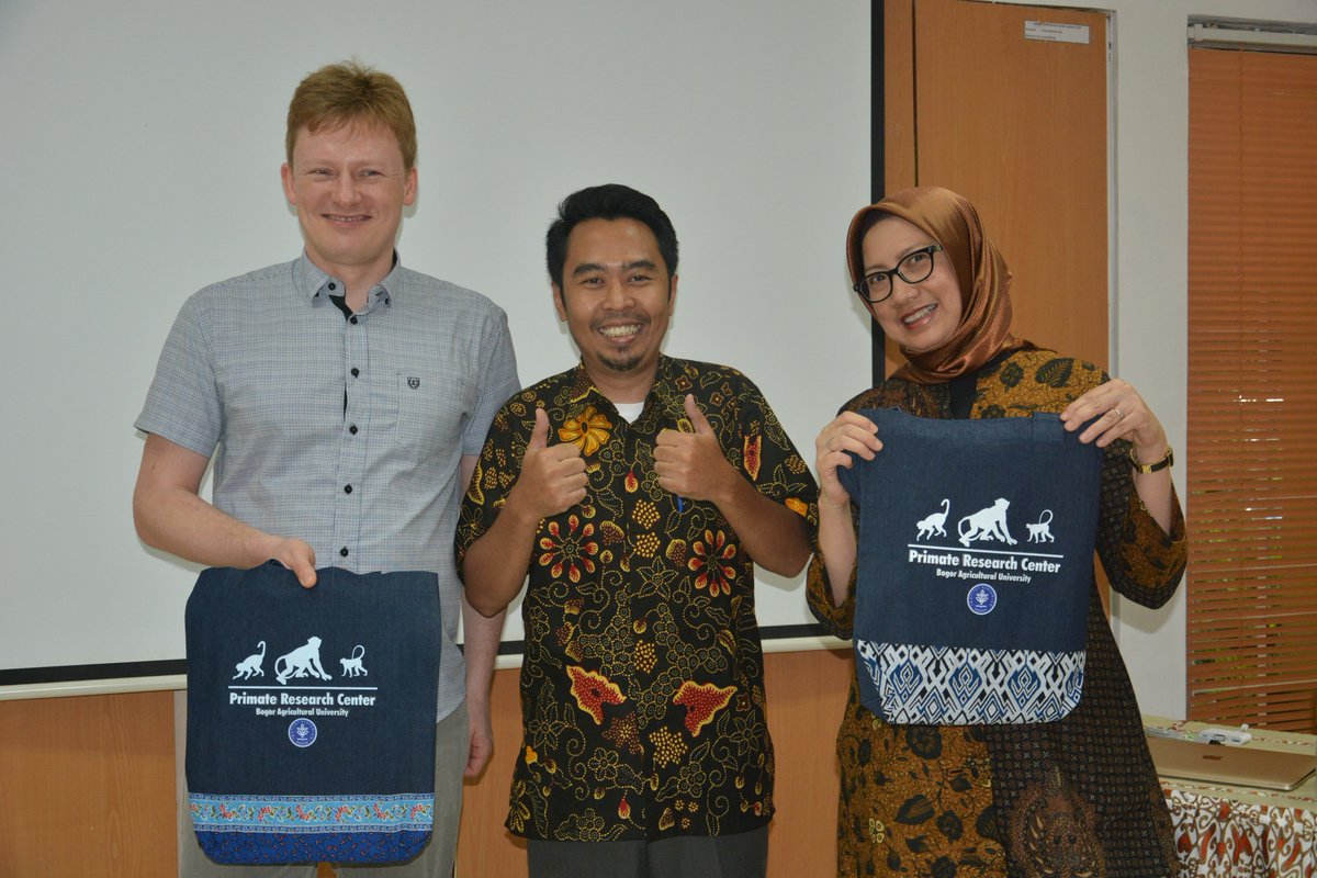 Pembicara Dr Peter J.Holst dan Dr Diah Iskandriati