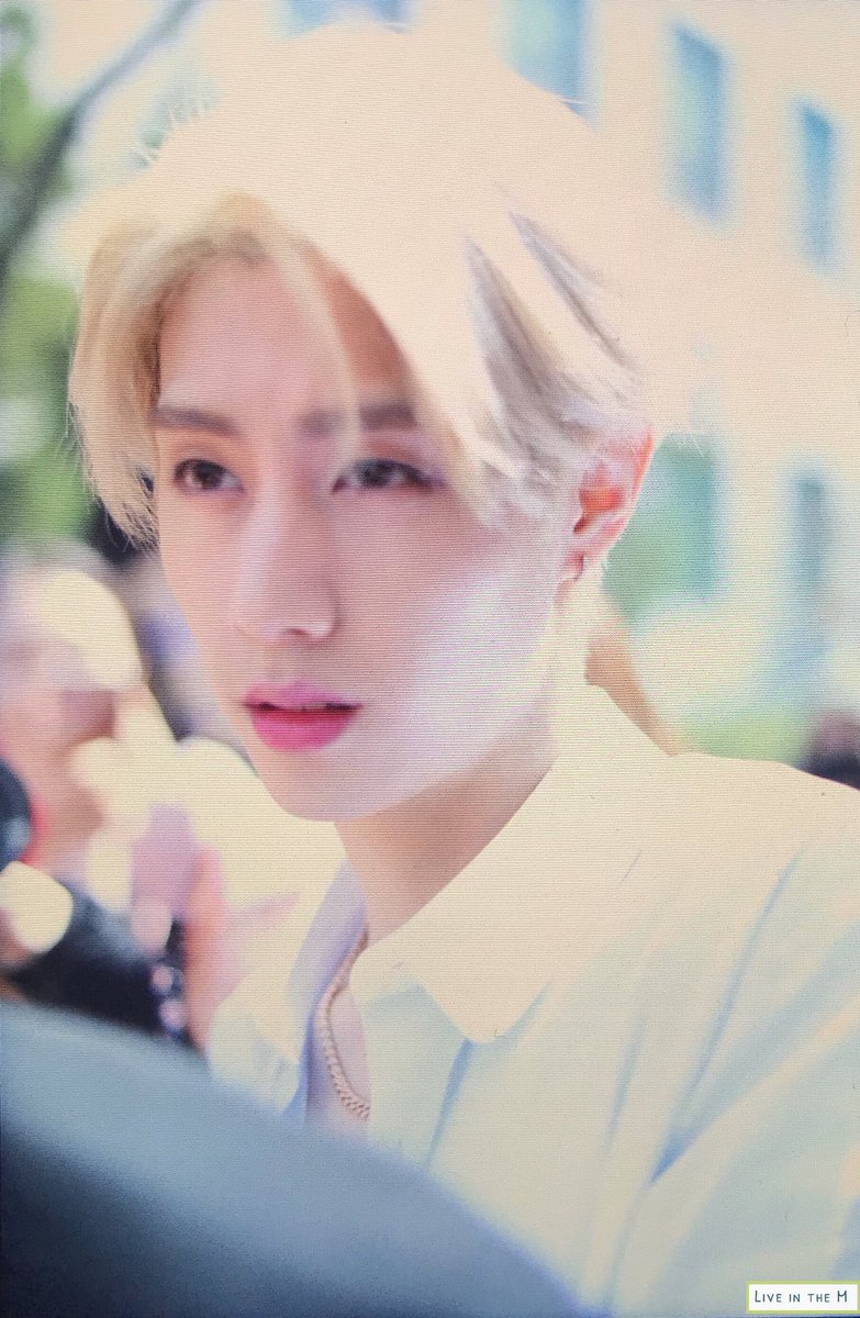 LiveInTheM's tweet image. 180323 뮤뱅 재출근 [Preview]

사람속에 빛나는 ✨ 마크

#GOT7 #갓세븐 #마크 #Mark #段宜恩