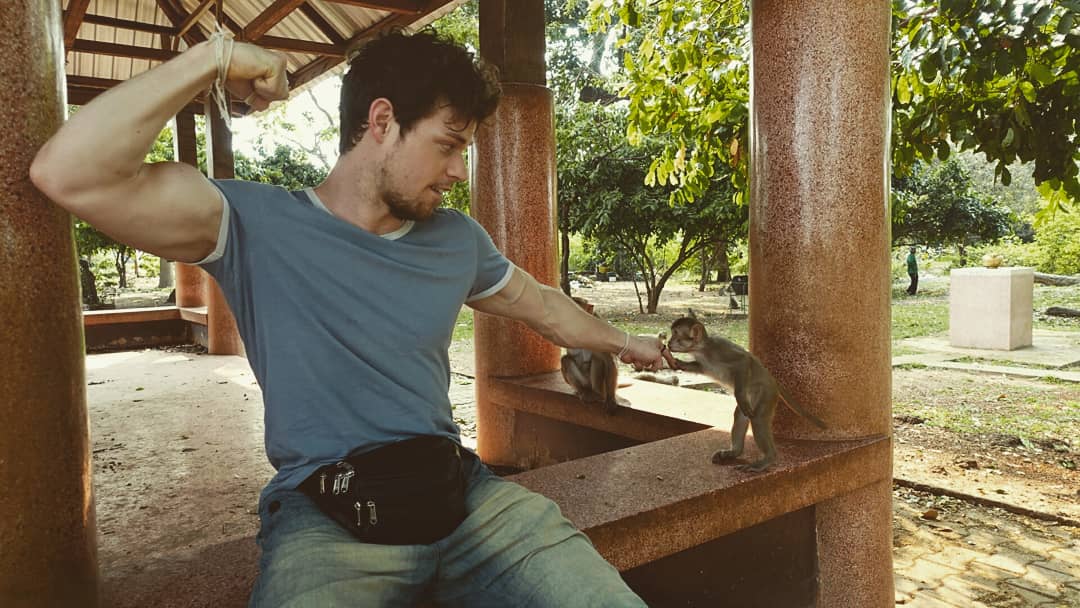 hiitpoint's tweet photo. Monkey got scared when the gun show was presented to him.. he instantly knew who the #KingKong was. Shows his respect #kissing the #mightyhand . Once I gained the tribes leadership.. it was time to climb the sacred #bananatree ๐ gimme tha banana https://t.co/vK1rdCM4MO