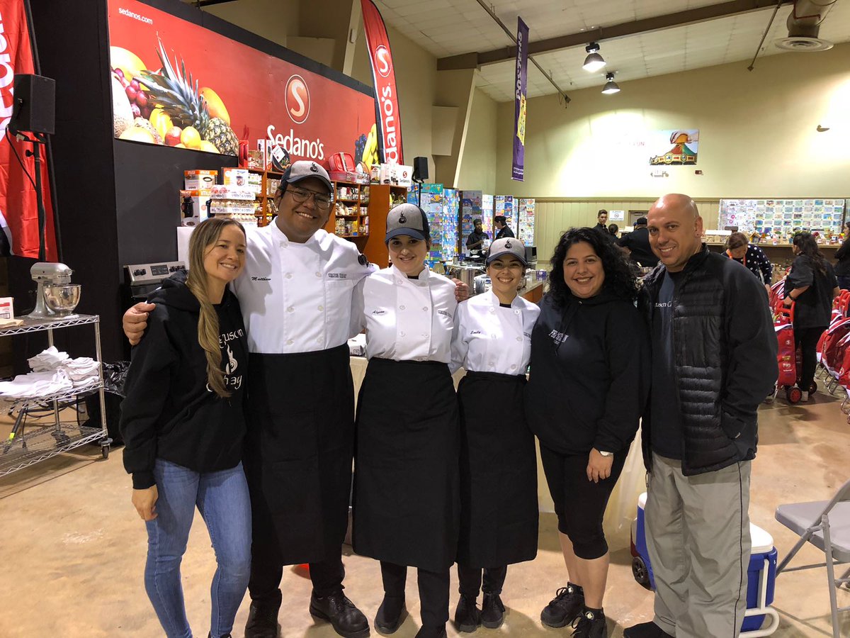Janett159's tweet photo. Grand Championship here we come!🏆 #fergusonculinary  #hardforkpaysoff #proudteacher🍎 #seeyouapril7comeoutandsupport @FergusonSHS @CTEMiami @NAFMiami @NAFCareerAcads @MDCPS @miamiyouthfair @fergusonfccla https://t.co/AmUFsIkMl1