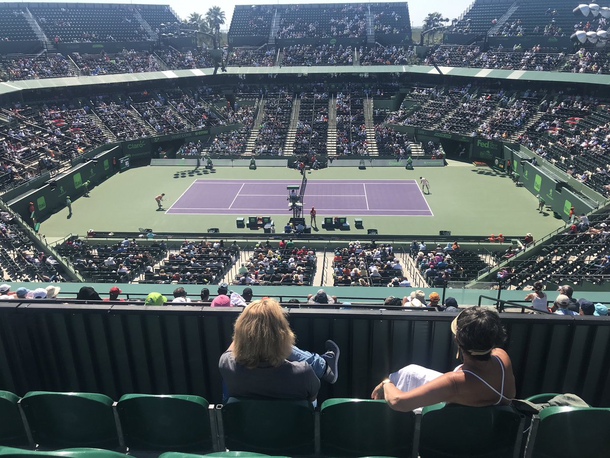 kzoowtennis's tweet image. Quick stop at the Miami Open before matches start for our hornets this weekend in Orlando Florida🖤🧡🎾🏝 #letsgonets