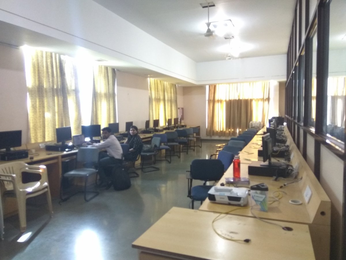 AgileTAlliance's tweet photo. Post conference workshop on BDD and Microservices by Kushan Amarasiri #Seleniumsummit18 https://t.co/gCbfm61uC3