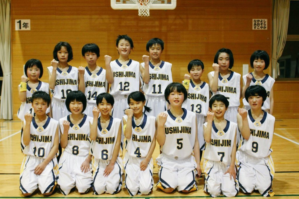 竹半スポーツ さわやか杯ミニバスケットボール大会女子優勝おめでとうございます ユニホーム作成してもらいましたー 超かっこいいですー