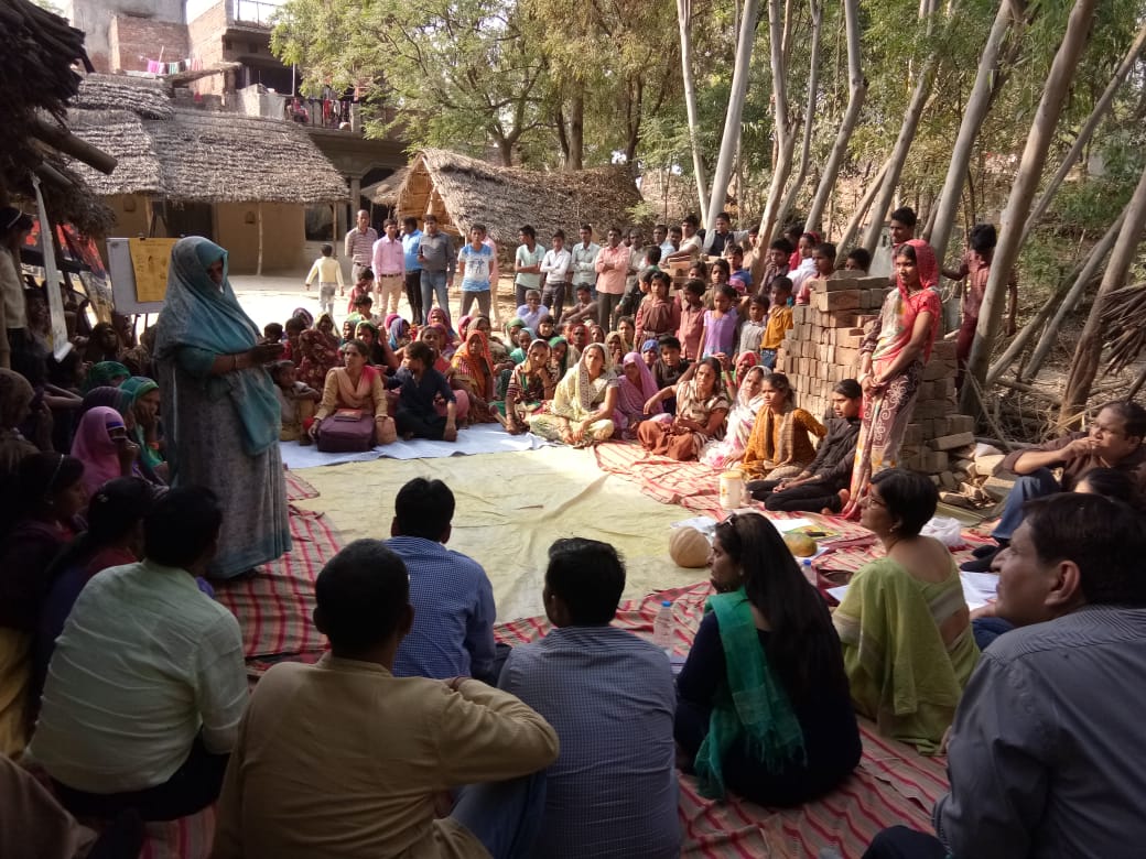 RGMVP's tweet photo. A team from @BMGFIndia and State NutritionMission visited Village Organization of #SHGs in Dasharatmau village in Rudauli block @RGMVP -Community-led health behaviour change #UPCMP-II https://t.co/OldGKO8VKS
