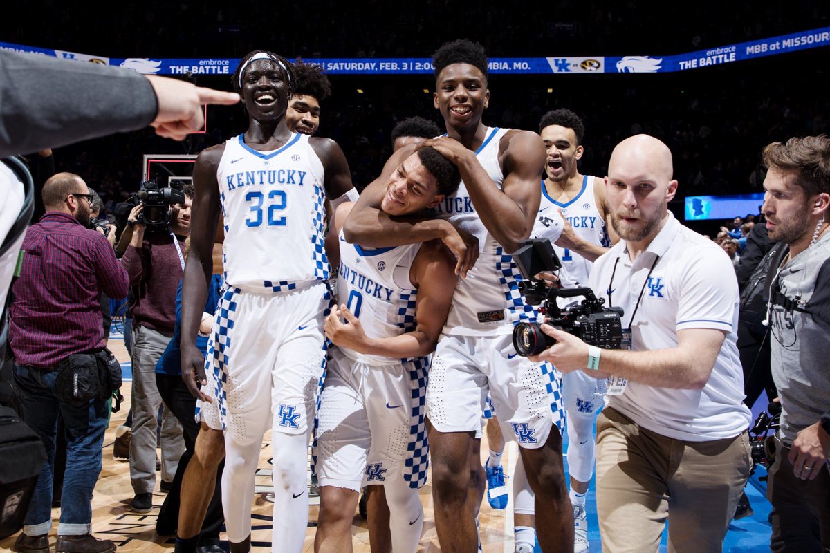 CatsYouCanine's tweet photo. Thank you for your character.
Thank you for your heart.
Thank you for your fight. 
Thank you for choosing Kentucky.
Thank you for another fun season of Kentucky basketball. 
Forever Bleed Blue. #BBN 🔵⚪️ https://t.co/MpybvE0uq5