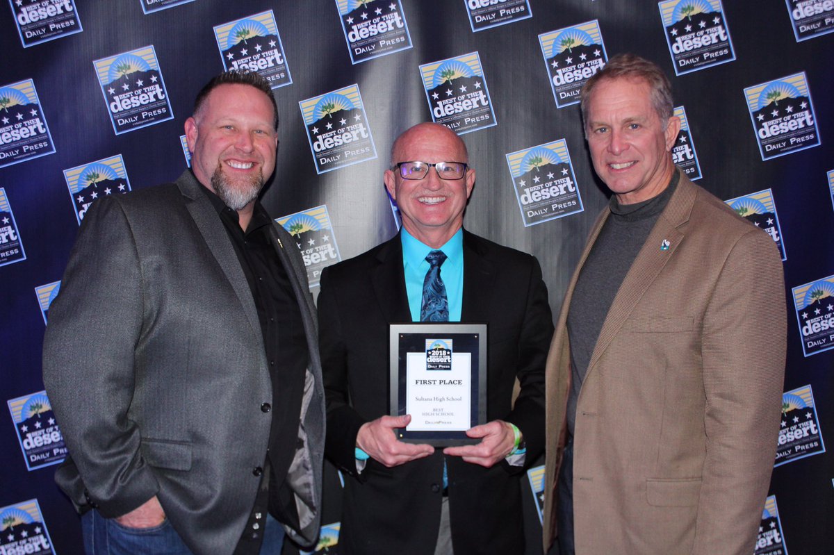 birdtweetershs's tweet photo. Exciting news for Sultana and HUSD! 1st place- Daily Press's Best Public High School. Great staff, parents and students. #sogratefultobeyourprincipal #bestofthedesert #buildteal #IMPACTtheFutureHUSD https://t.co/j9uPnTlLHY