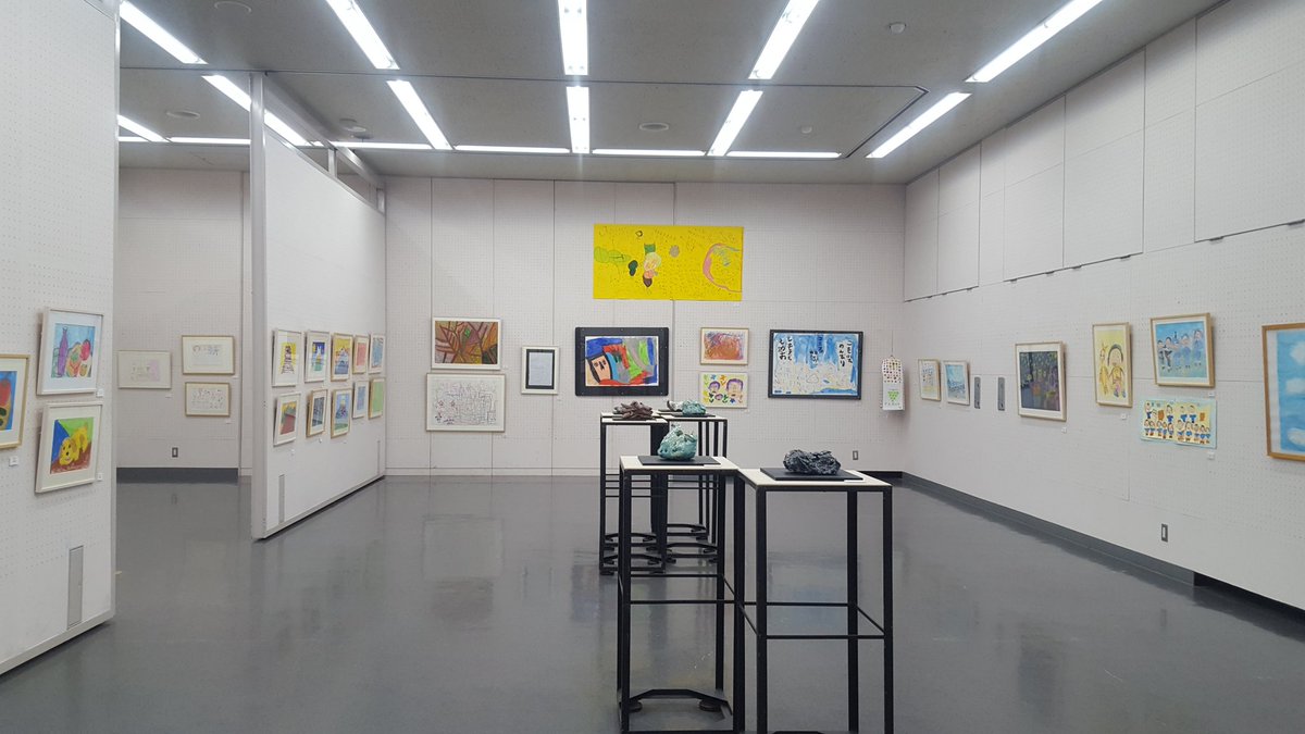 甲府市の画材額縁専門店ぺきん堂 On Twitter 山梨人ねっこアート展に行ってきましたよ 15歳以上のハンディキャップをお持ちの方々の作品が366点展示されてます ぜひ足をお運びいただき 温かい絵や造形作品にホッコリしてください 27日 火 まで山梨県立美術館