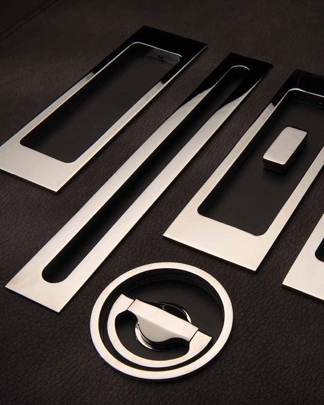 assaabloyie's tweet photo. Turnstyle Flush Hardware is growing more popular all the time and is now available in all shapes and sizes! Call ya on 014198778 to find out more #LocksandHardware #Turnstyle #InteriorDesign https://t.co/DYQlNfoO6J https://t.co/820ca42UhR
