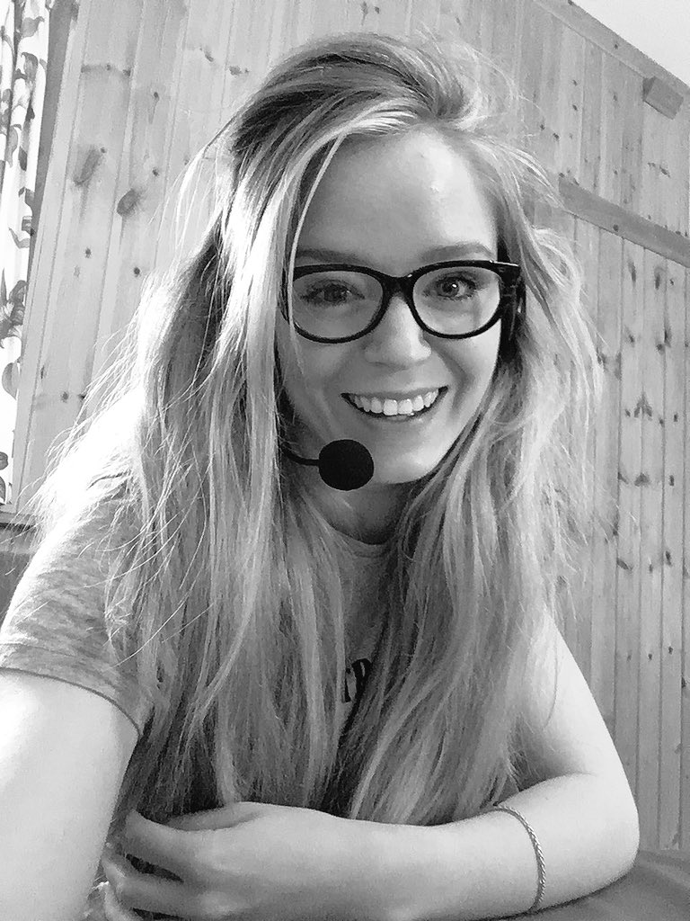 shecanshedid's tweet image. Guess who’s sexy, new headset has arrived..?! #transcriptiontools