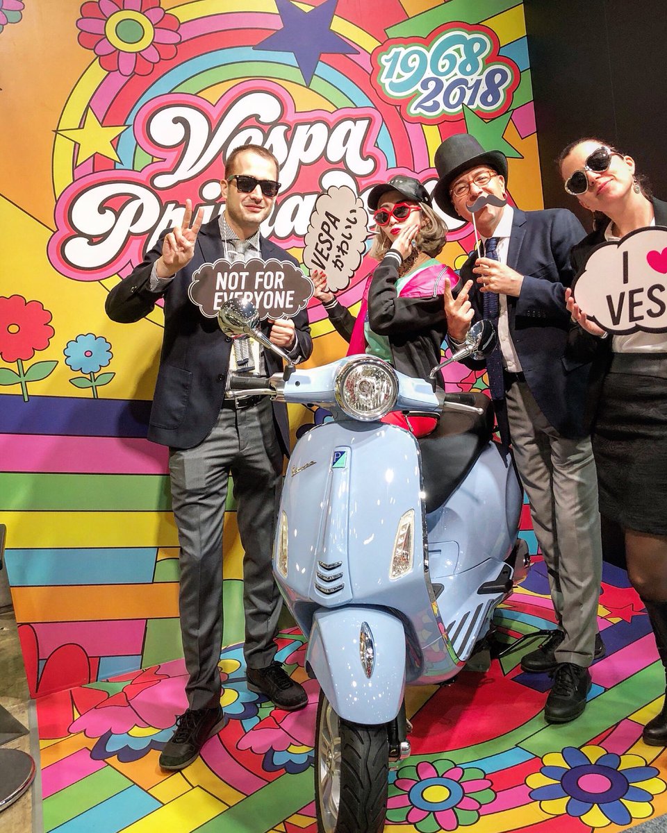 NazChris_dj's tweet photo. 社長...30代♥️
若くて素敵ファンキー🛵💋✨
#vespa #nazchris #volcomunity #volcombabes #東京モーターサイクルショー https://t.co/rZra3Uto8c