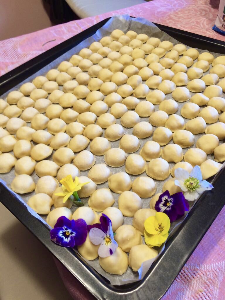 JattoniDallAsen's tweet photo. Da #Parma mamma mi avverte che a #Pasqua ci saranno gli “anolini in brodo”... https://t.co/MYRaJLuNzd