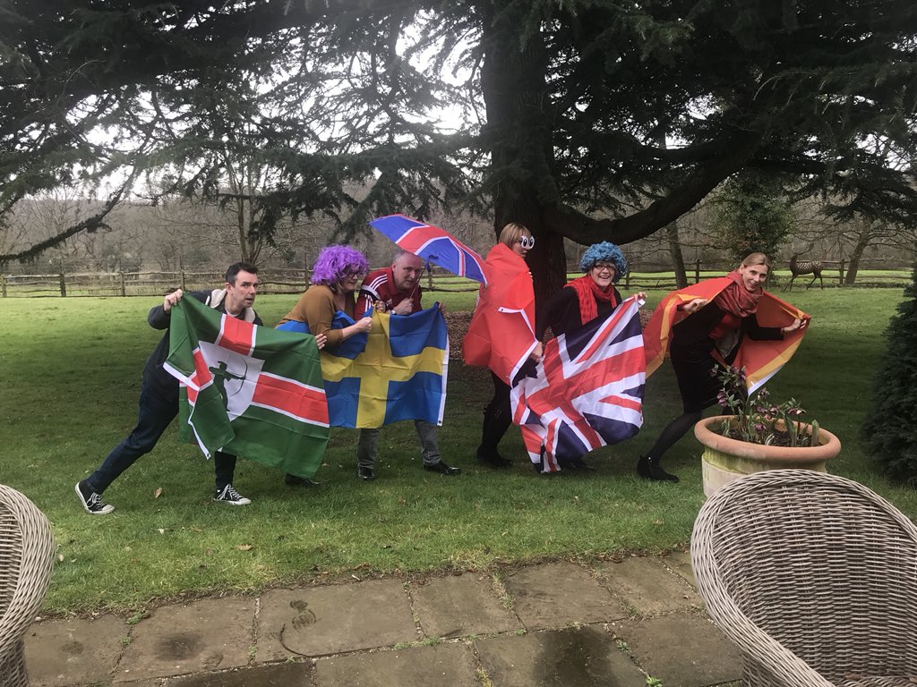 oakwoodlive's tweet photo. Ms Patchett challenged us to do a #FlashRun, #FlashDance and #FlashAerobics for @sportrelief at our heads' meeting today!
Cough up your money, Ms P! https://t.co/zzS2wXOavr