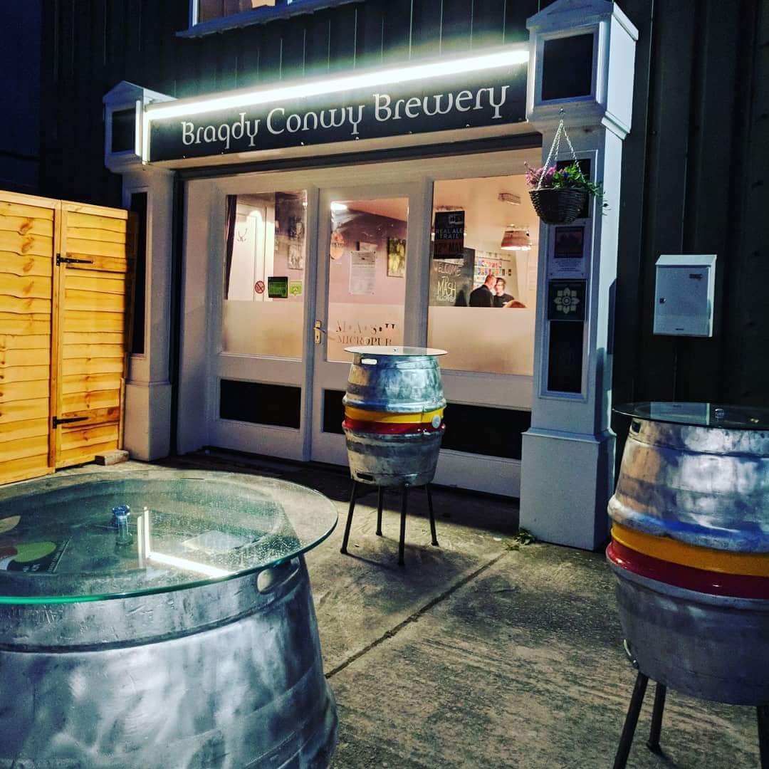 Conwy Brewery open their new bar today... Good luck to all involved - it looks brilliant! If you call into The Hop before going up to Llysfaen, we might have a voucher for you 👍

#colwynbay #micropub #taproom