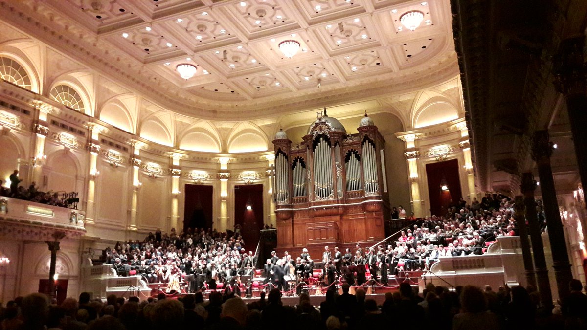 Bijzonder...
Geraakt worden door een indringende stilte. Gisterenavond in het <a href="/Concertgebouw/">Het Concertgebouw</a> 
Da's de kracht en kunst van topmusici als @PJLeusink <a href="/martinusleusink/">Martinus Leusink</a> <a href="/sytsebuwalda/">sytse buwalda</a> <a href="/Jasperschweppe/">Jasper Schweppe</a> 
En dank aan J.S.Bach ;)