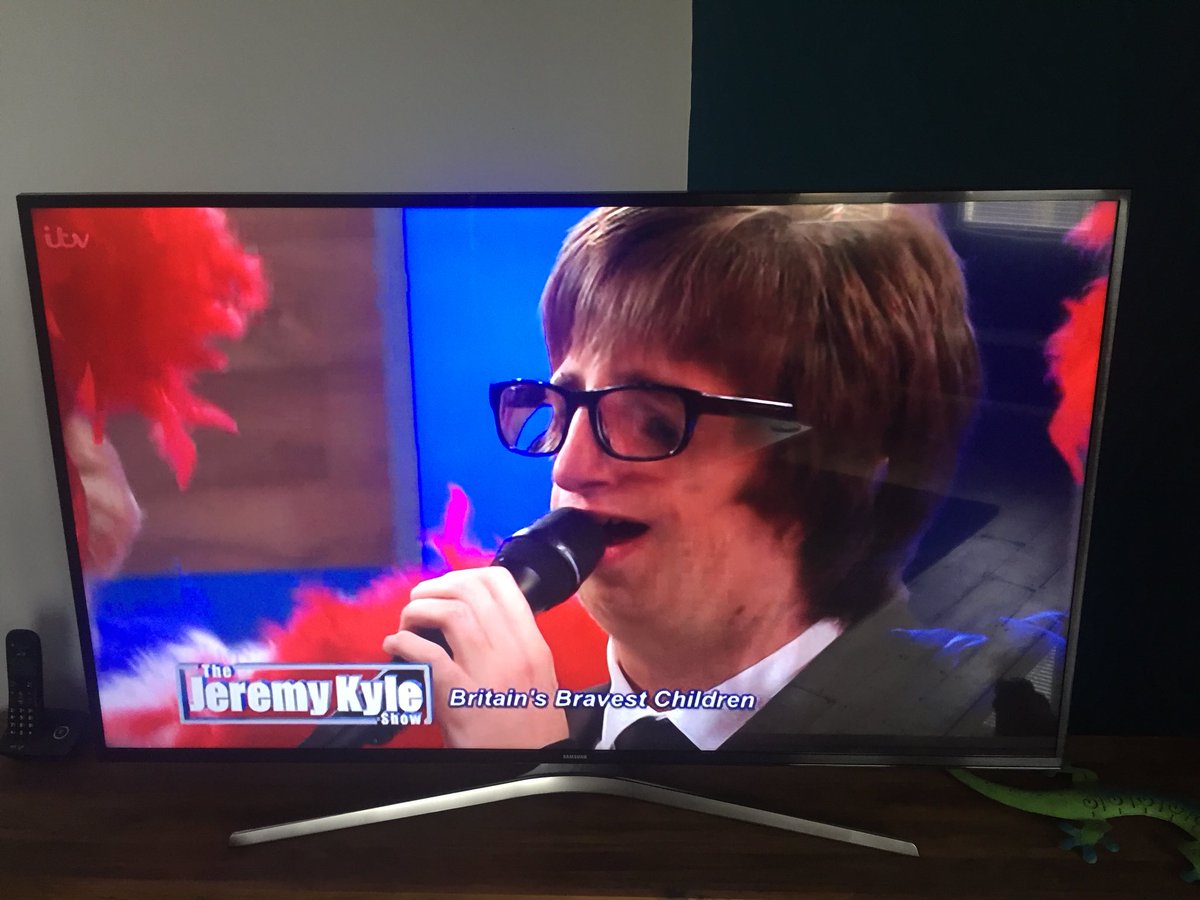 MollyFixers's tweet photo. Lovely to see @FixersUK campaigner @carterashley13 on TV screens, this time on the #BritainsBravestChildren episode of @itvjeremykyle. His advice for people being bullied? “You’re not alone. You’ve got friends and family who care about you and support you.” Well done Ashley! https://t.co/PQl5e7TRFj