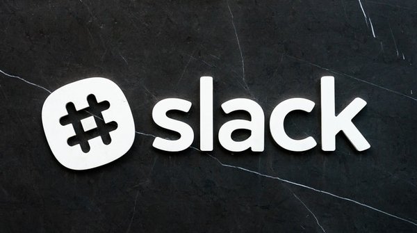 AppwatchingNL's tweet photo. Autoriteit Persoonsgegevens in reactie aan Appwatching over nieuwe gebruikersvoorwaarden #Slack: "Werkgever mag verkeer werknemer inzien, mits er een redelijk vermoeden van foutief gebruik is." https://t.co/SliNrx1ZDk https://t.co/T3kdbzKyLd