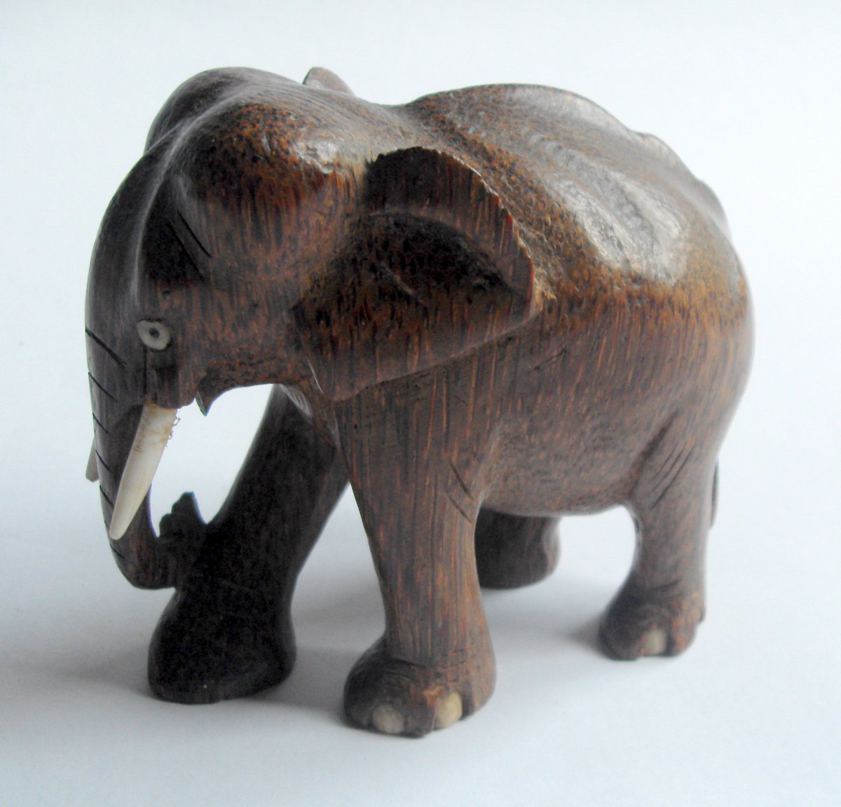 CartersCollecta's tweet photo. NEW LISTING
#Vintage carved wood elephant 2

Reasonable Offers considered
Free UK Shipping
#InspectAndCollect

https://t.co/neU3YZ9Pk3
#CCUK4S #FollowVintage #WDYT #antiqueclique #eShopsUK #noths #giftideas #elephant #elephants #animal #animals #wildlife #desktop #easter https://t.co/vhJ5qn0xAm