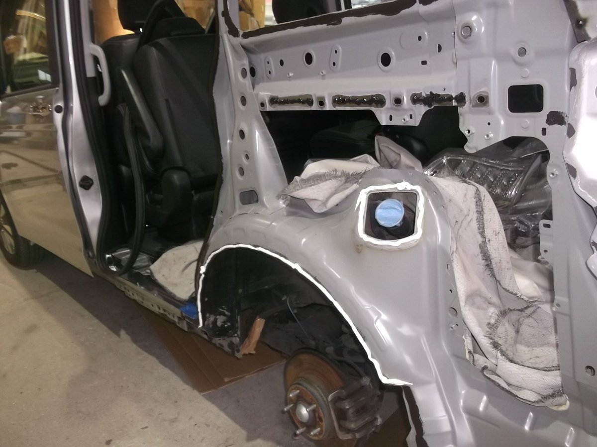 千葉松戸自動車板金塗装修理タキザワ自動車 ｒｋステップワゴン 左側面事故修理 スライドドア交換 リヤフェンダー交換 アルミホイール交換など タキザワ自動車 車修理松戸 松戸 板金塗装 松戸板金 松戸塗装 ｒｋステップワゴン ｒｋ1