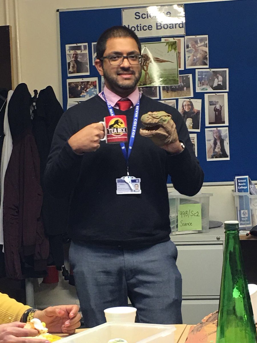 ErnestBevin_Sci's tweet photo. We ended #DinoScienceWeek with a bang last week #PartyTime #DinoPinatasAreTheBest @ErnestBevinColl https://t.co/BeQT0uRdLg