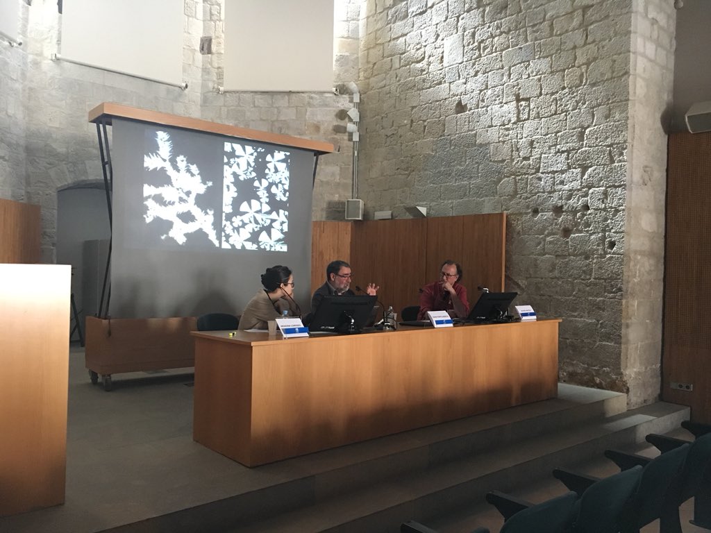 cacc_udg's tweet photo. Ha començat el seminari #FontcubertaUdG amb Joan Fontcuberta i @XavierAntich https://t.co/3U3qlo5Vh2