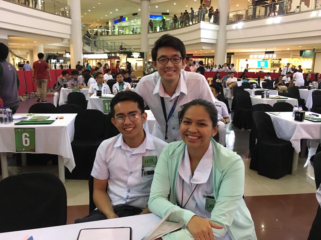 SCOPEASMPH's tweet photo. HAPPENING NOW: Brainstorm 2018, organized by Mu Sigma Phi Fraternity & Mu Sigma Phi Sorority.
Representing ASMPH are Chelsea Paris, Jabie Antonio, Keith Serrano (Team A); and Clinton Tang, Michael Agoncillo, Kaye Cuadra (Team B).
Let’s go, #TeamASMPH!
Photos by Nicko Olermo https://t.co/ChDCrOTptz