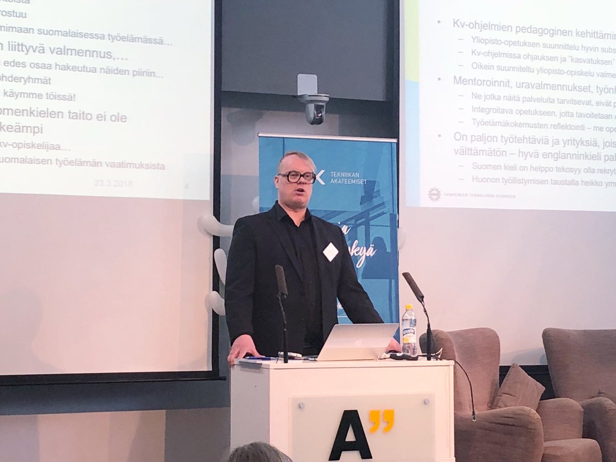 TEK_akateemiset's tweet image. ”Oikein suunniteltu yliopistokoulutus valmentaa toimimaan suomalaisessa työelämässä”, Jouni Lyly-Yrjänäinen @TampereUniTech #FPEE2018