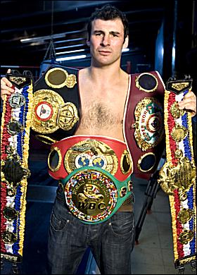 Happy birthday to British Boxing legend Joe Calzaghe. 46 today and 46 wins 0 defeats. 