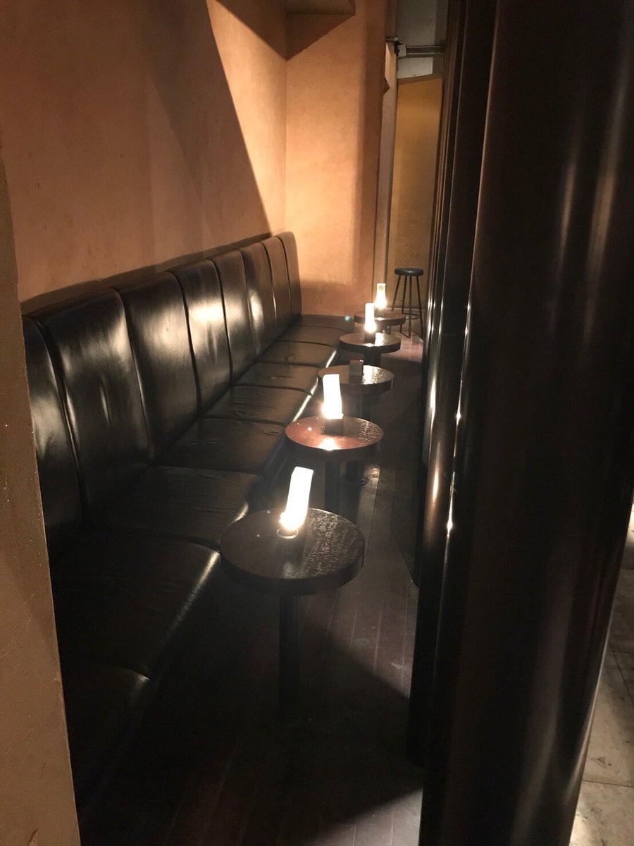 aaaaandU's tweet photo. 今日の深夜は青山editionでシーシャブース出してもす、誰も来ないと寂しい事になるので是非！
エントランスフリーなので1D払えば入れちゃう！お得！editionのここら辺で待ってます

https://t.co/IaSvyyKR2Q https://t.co/Ki0LOg4OO8
