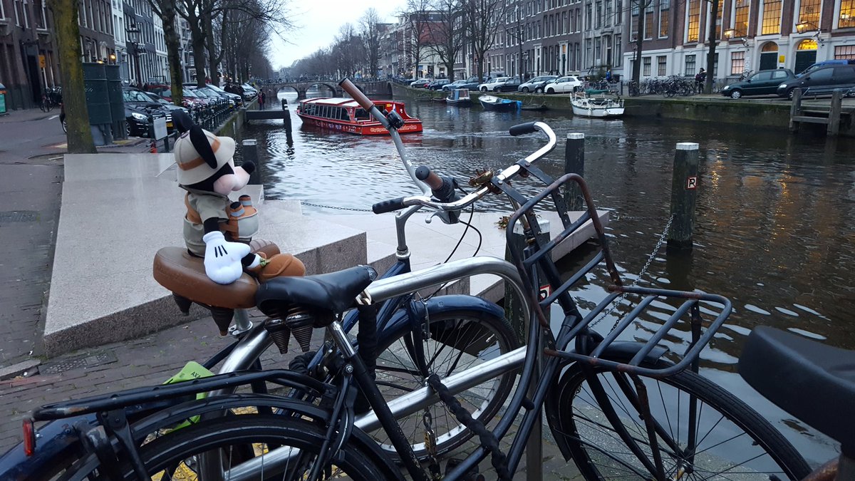 DemaySonia's tweet photo. #MonCastingTour has come to Amsterdam. Ready to meet and #recruit the future #talent for #Disneylandparis at our #JobFair today! @HotelschoolTH https://t.co/xxIWc6SQeS