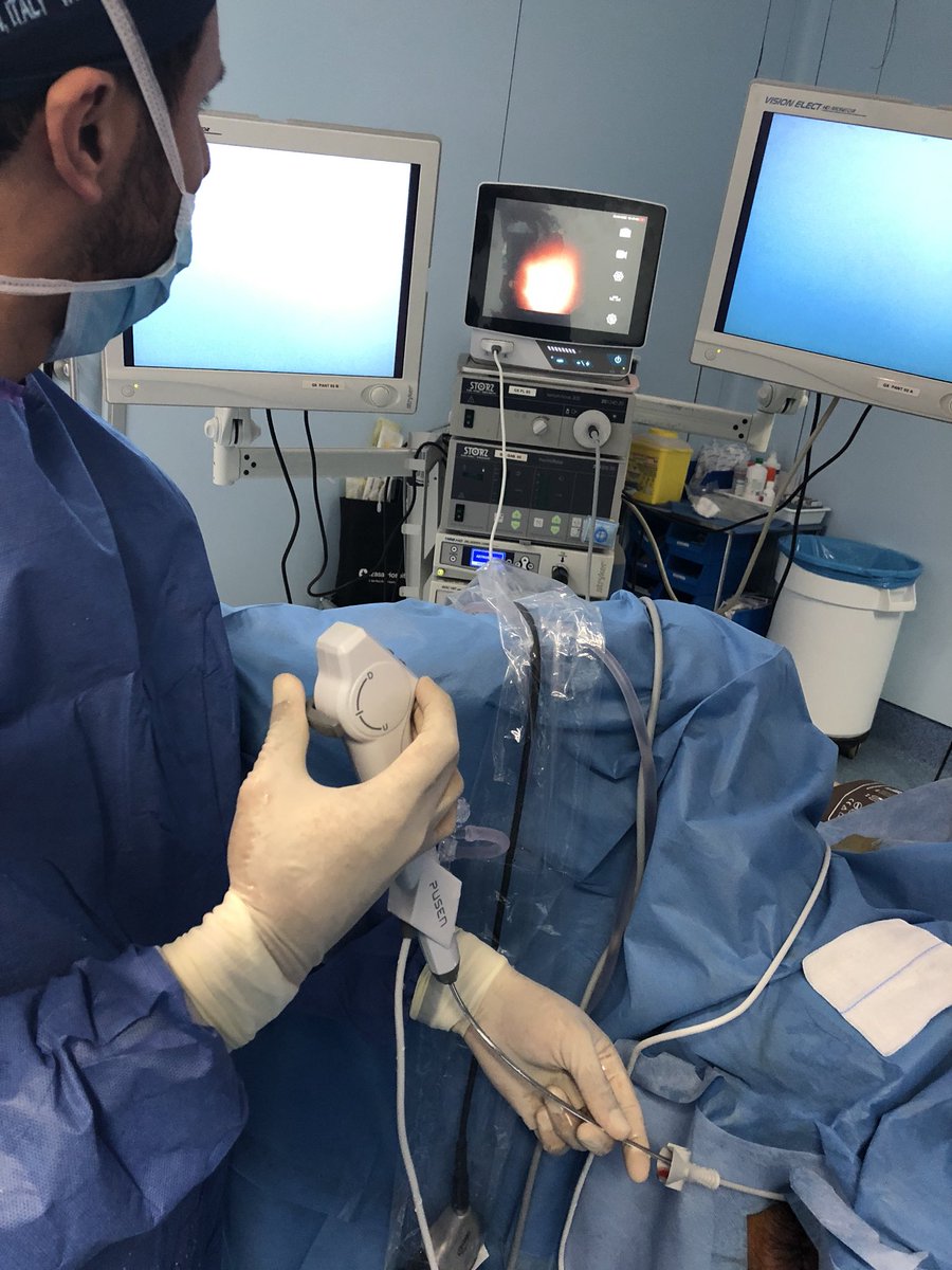 DrTortolero's tweet photo. First test @PusenMedical uscope 
View 8/10 
Ergonomic 10/10
Light 7/10
Flexión 10/10  
Single use nice option! 
#stones #urology #endourology https://t.co/RKoDujA9IM